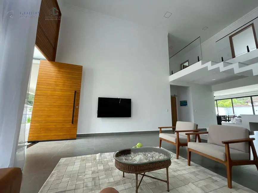 Foto 3 de Casa de Condomínio com 4 quartos à venda, 310m2 em Ubatuba - SP