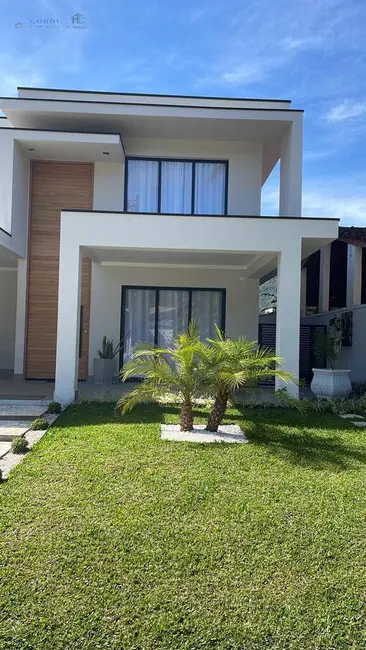 Foto 2 de Casa de Condomínio com 4 quartos à venda, 310m2 em Ubatuba - SP