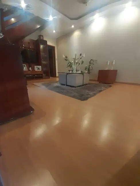 Foto 3 de Casa com 3 quartos para alugar, 112m2 em Centro, Taubate - SP