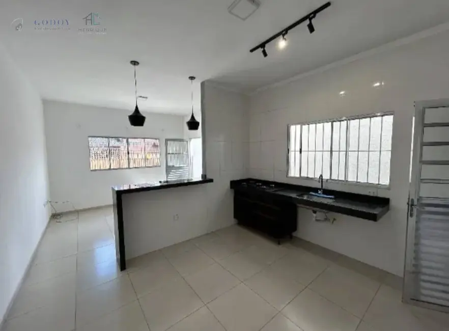 Foto 1 de Casa com 2 quartos à venda, 65m2 em Residencial Mantiqueira, Pindamonhangaba - SP