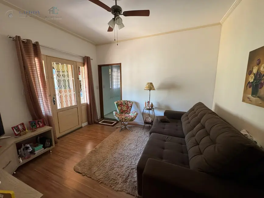 Foto 9 de Casa com 2 quartos à venda, 250m2 em Conjunto Residencial Araretama, Pindamonhangaba - SP