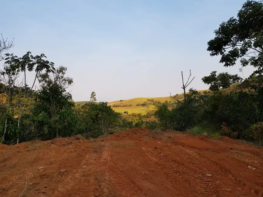 Foto 1 de Chácara com 2 quartos à venda, 170m2 em Pindamonhangaba - SP