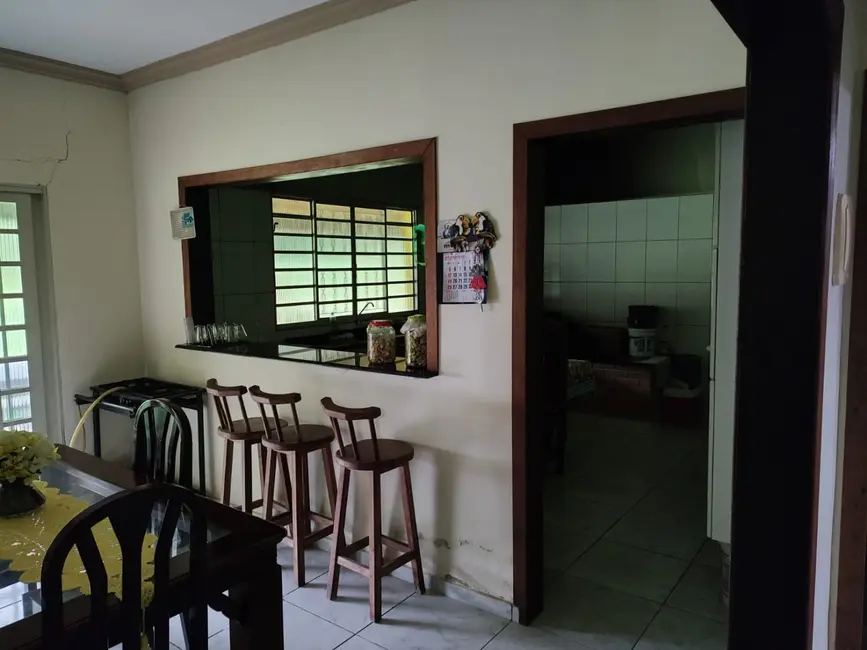 Foto 2 de Chácara com 2 quartos à venda, 170m2 em Pindamonhangaba - SP
