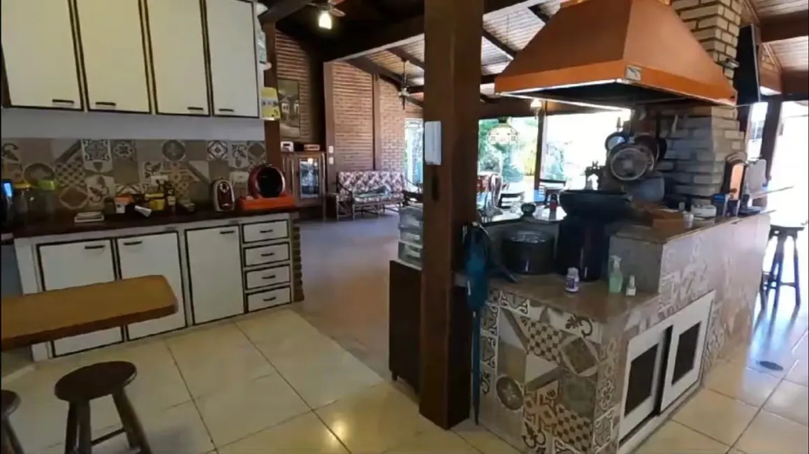 Foto 6 de Casa com 4 quartos à venda, 460m2 em Praia das Palmeiras, Caraguatatuba - SP
