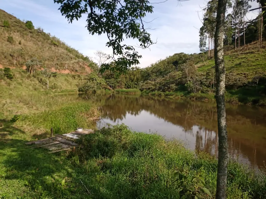 Foto 1 de Sítio / Rancho com 1 quarto à venda, 9m2 em Pindamonhangaba - SP