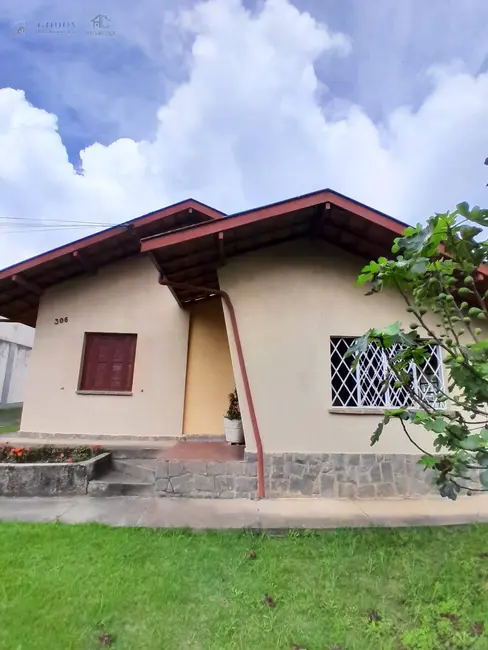 Foto 3 de Casa com 3 quartos à venda, 200m2 em Campos Do Jordao - SP