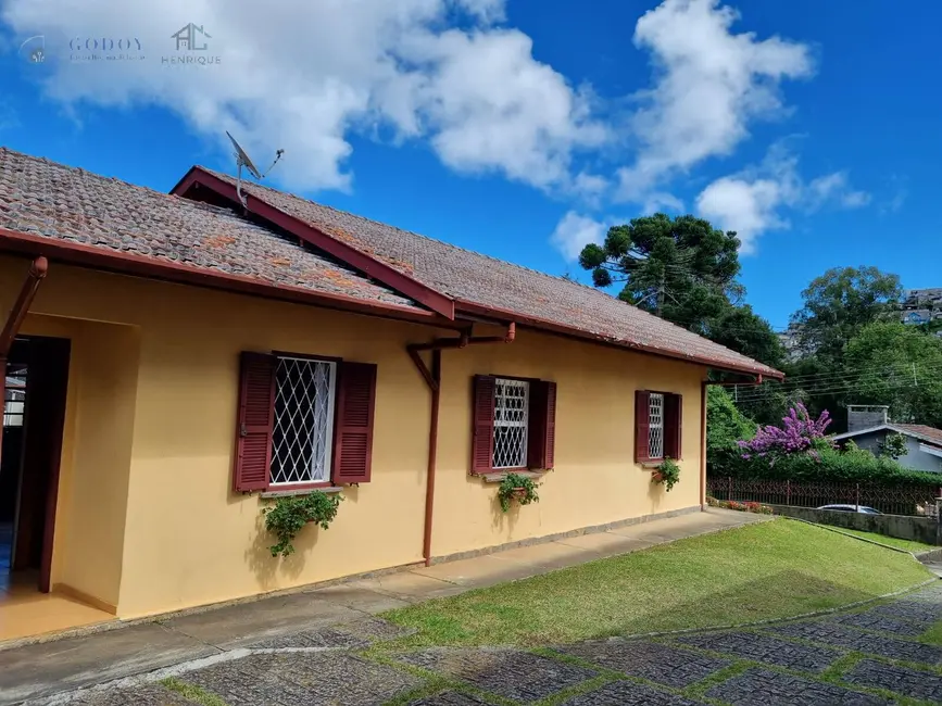 Foto 1 de Casa com 3 quartos à venda, 200m2 em Campos Do Jordao - SP