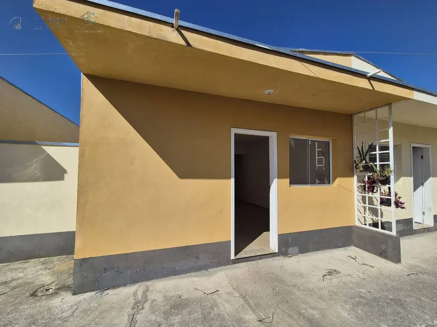 Foto 2 de Casa de Condomínio com 2 quartos para alugar, 80m2 em Jardim Boa Vista, Pindamonhangaba - SP