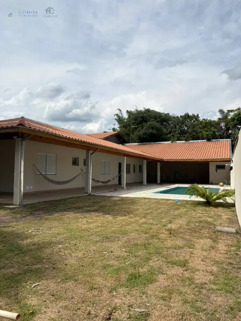 Foto 1 de Chácara com 2 quartos à venda e para alugar, 280m2 em Bom Sucesso, Pindamonhangaba - SP