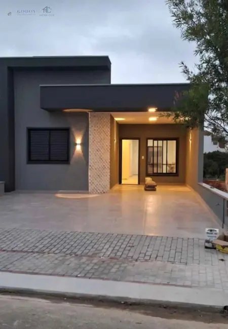 Foto 1 de Casa com 3 quartos à venda, 177m2 em Pindamonhangaba - SP