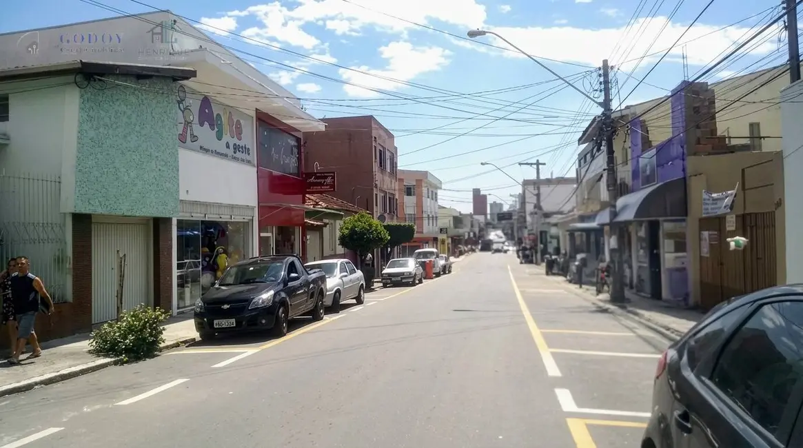 Foto 2 de Casa com 4 quartos à venda, 250m2 em Centro, Pindamonhangaba - SP
