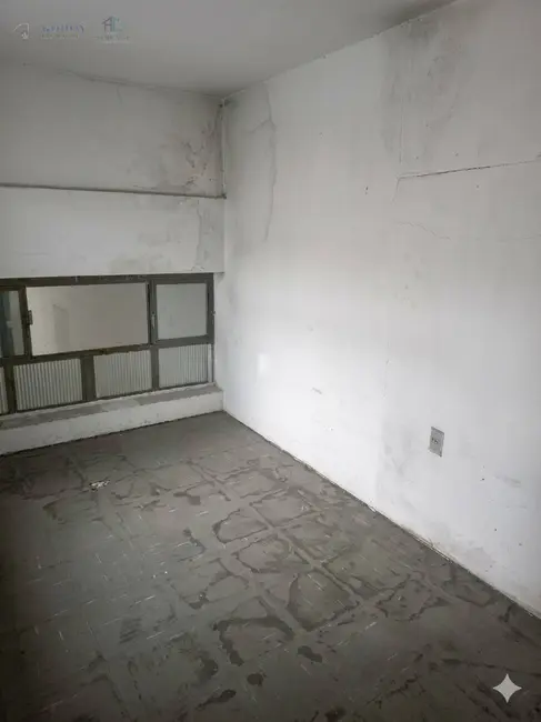 Sala Comercial para alugar, 332m2 em Centro, Guaratingueta - SP - imagem 4 Foto 4 de Sala Comercial para alugar, 332m2 em Centro, Guaratingueta - SP