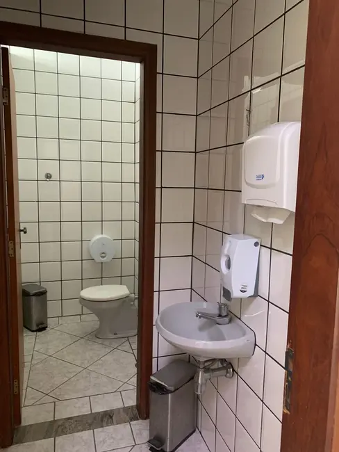 Foto 7 de Sala Comercial à venda e para alugar, 30m2 em São Benedito, Pindamonhangaba - SP