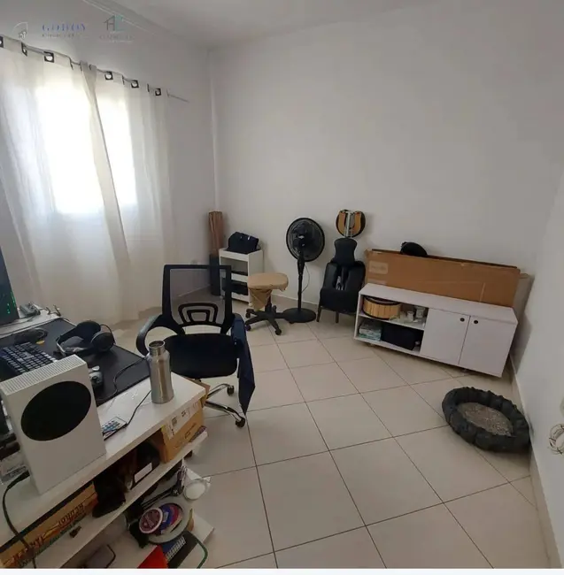 Foto 3 de Apartamento com 2 quartos à venda, 69m2 em Guaratingueta - SP