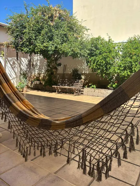 Casa com 3 quartos à venda, 320m2 em Aparecida - SP - imagem 4 Foto 4 de Casa com 3 quartos à venda, 320m2 em Aparecida - SP