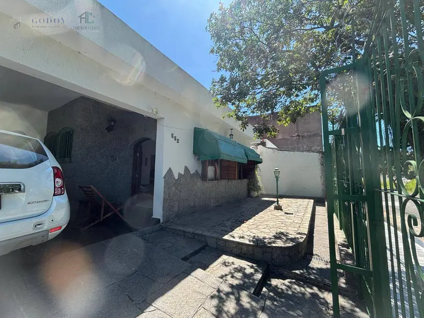 Casa com 3 quartos à venda, 320m2 em Aparecida - SP - imagem 3 Foto 3 de Casa com 3 quartos à venda, 320m2 em Aparecida - SP