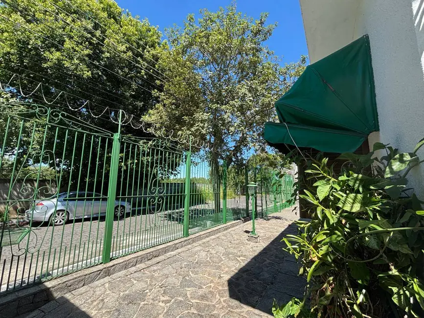 Casa com 3 quartos à venda, 320m2 em Aparecida - SP - imagem 2 Foto 2 de Casa com 3 quartos à venda, 320m2 em Aparecida - SP