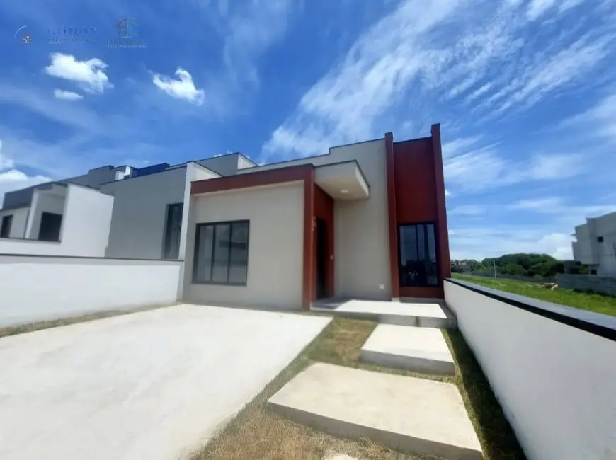 Foto 2 de Casa com 3 quartos à venda, 105m2 em Pindamonhangaba - SP