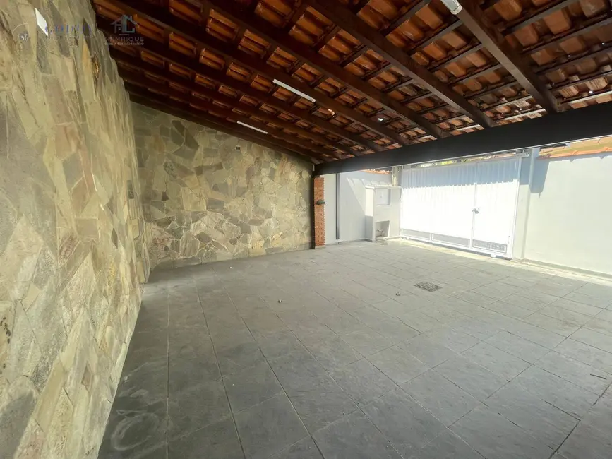Foto 1 de Casa com 3 quartos à venda e para alugar, 250m2 em Residencial Campos Maia, Pindamonhangaba - SP