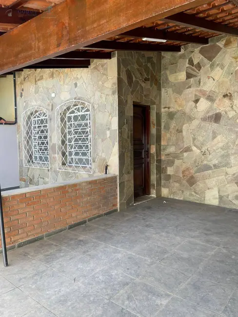 Foto 2 de Casa com 3 quartos à venda e para alugar, 250m2 em Residencial Campos Maia, Pindamonhangaba - SP
