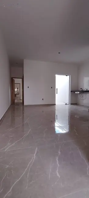Foto 1 de Casa com 2 quartos à venda, 73m2 em Conjunto Habitacional Terra dos Ipês I (Norte), Pindamonhangaba - SP