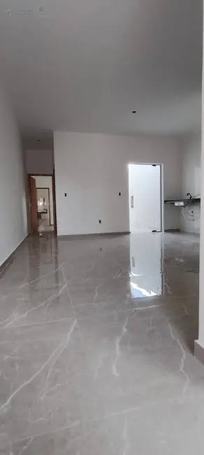 Foto 2 de Casa com 2 quartos à venda, 73m2 em Conjunto Habitacional Terra dos Ipês I (Norte), Pindamonhangaba - SP