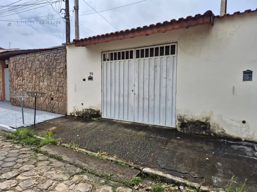 Foto 3 de Casa com 5 quartos à venda, 200m2 em Jardim Bela Vista, Guaratingueta - SP