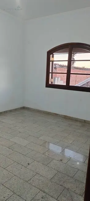 Sobrado com 3 quartos para alugar, 302m2 em Residencial e Comercial Vila Verde, Pindamonhangaba - SP - imagem 8 Foto 8 de Sobrado com 3 quartos para alugar, 302m2 em Residencial e Comercial Vila Verde, Pindamonhangaba - SP