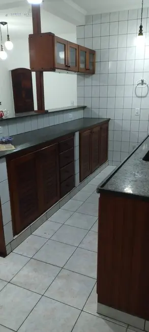 Sobrado com 3 quartos para alugar, 302m2 em Residencial e Comercial Vila Verde, Pindamonhangaba - SP - imagem 6 Foto 6 de Sobrado com 3 quartos para alugar, 302m2 em Residencial e Comercial Vila Verde, Pindamonhangaba - SP