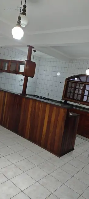 Sobrado com 3 quartos para alugar, 302m2 em Residencial e Comercial Vila Verde, Pindamonhangaba - SP - imagem 2 Foto 2 de Sobrado com 3 quartos para alugar, 302m2 em Residencial e Comercial Vila Verde, Pindamonhangaba - SP