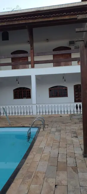 Sobrado com 3 quartos para alugar, 302m2 em Residencial e Comercial Vila Verde, Pindamonhangaba - SP - imagem 9 Foto 9 de Sobrado com 3 quartos para alugar, 302m2 em Residencial e Comercial Vila Verde, Pindamonhangaba - SP