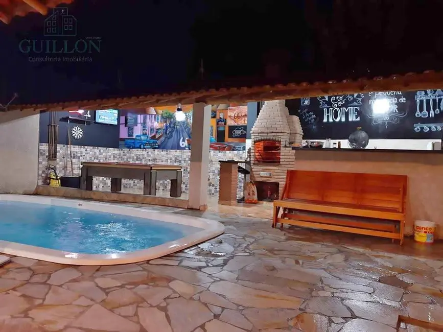 Foto 1 de Casa com 2 quartos à venda, 120m2 em Conjunto Residencial Araretama, Pindamonhangaba - SP