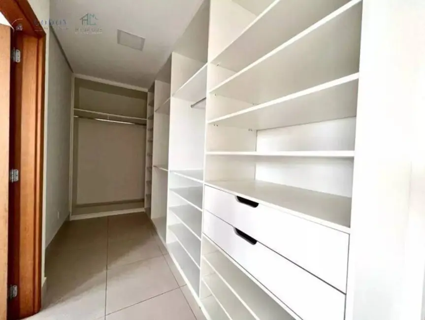 Apartamento com 3 quartos para alugar, 240m2 em Jardim das Nações, Taubate - SP - imagem 9 Foto 9 de Apartamento com 3 quartos para alugar, 240m2 em Jardim das Nações, Taubate - SP