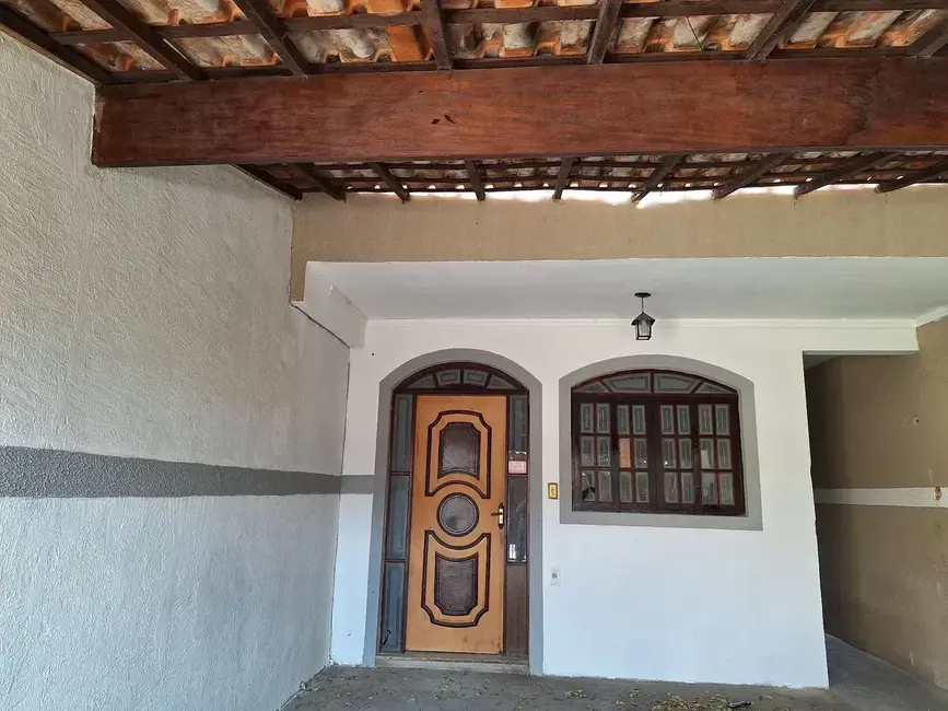 Foto 1 de Sobrado com 2 quartos à venda, 155m2 em Comercial e Residencial Jardim Mariana, Pindamonhangaba - SP