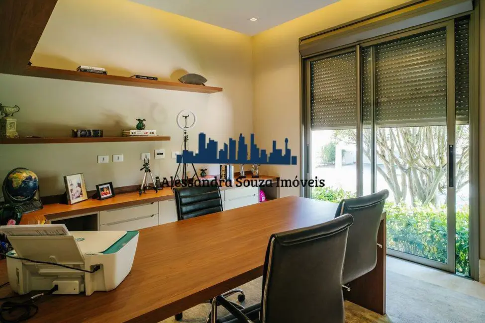 Casa com 5 quartos à venda, 1180m2 em Alphaville, Santana De Parnaiba - SP - imagem 4 Foto 4 de Casa com 5 quartos à venda, 1180m2 em Alphaville, Santana De Parnaiba - SP