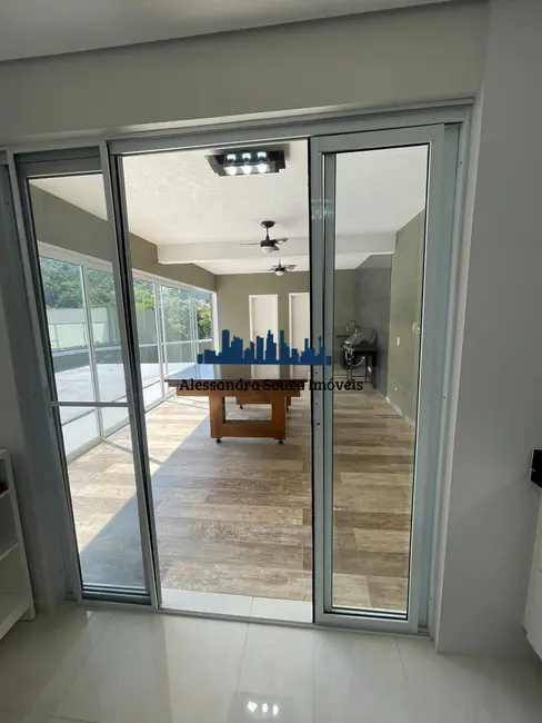 Casa com 3 quartos à venda, 235m2 em Alphaville, Santana De Parnaiba - SP - imagem 3 Foto 3 de Casa com 3 quartos à venda, 235m2 em Alphaville, Santana De Parnaiba - SP