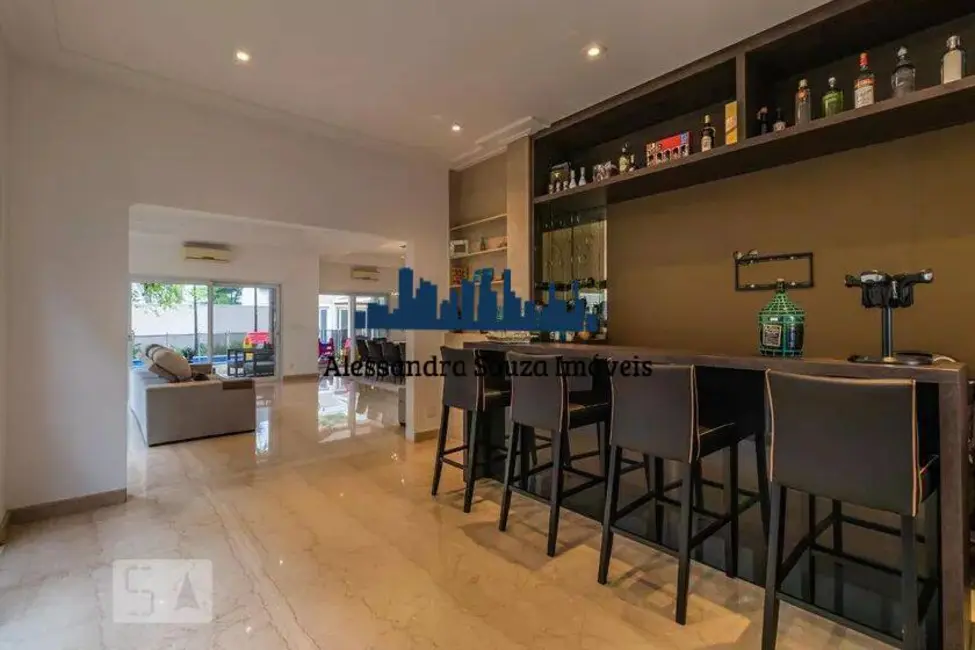 Casa com 5 quartos à venda, 510m2 em Barueri - SP - imagem 9 Foto 9 de Casa com 5 quartos à venda, 510m2 em Barueri - SP