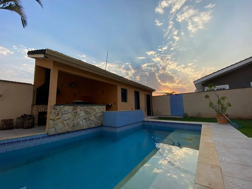 Casa com 4 quartos à venda, 400m2 em Alphaville, Santana De Parnaiba - SP - imagem 3 Foto 3 de Casa com 4 quartos à venda, 400m2 em Alphaville, Santana De Parnaiba - SP