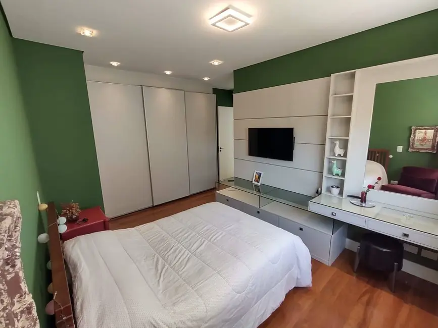 Casa com 4 quartos à venda, 410m2 em Centro Comercial Jubran, Barueri - SP - imagem 5 Foto 5 de Casa com 4 quartos à venda, 410m2 em Centro Comercial Jubran, Barueri - SP