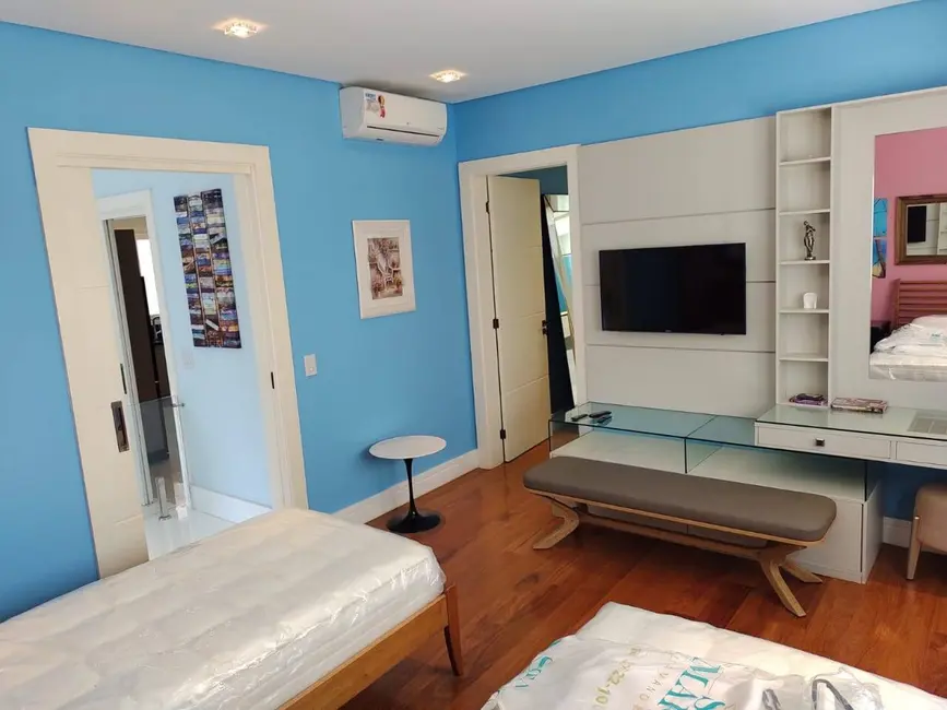 Casa com 4 quartos à venda, 410m2 em Centro Comercial Jubran, Barueri - SP - imagem 3 Foto 3 de Casa com 4 quartos à venda, 410m2 em Centro Comercial Jubran, Barueri - SP