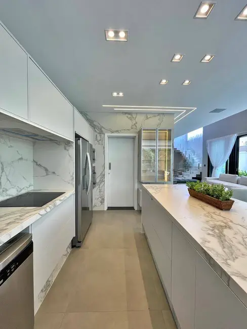 Foto 9 de Casa com 5 quartos à venda em Bertioga - SP