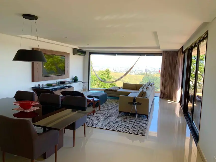 Foto 2 de Casa com 4 quartos à venda e para alugar, 500m2 em Tamboré, Santana De Parnaiba - SP