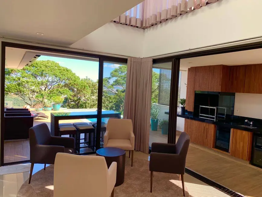 Foto 3 de Casa com 4 quartos à venda e para alugar, 500m2 em Tamboré, Santana De Parnaiba - SP