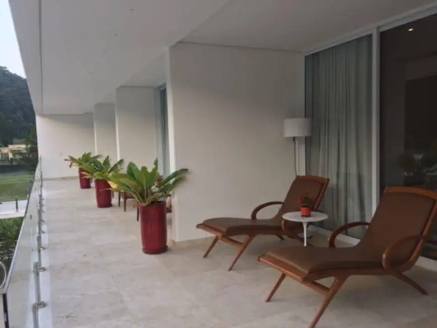 Casa com 4 quartos à venda, 1500m2 em Tamboré, Barueri - SP - imagem 8 Foto 8 de Casa com 4 quartos à venda, 1500m2 em Tamboré, Barueri - SP