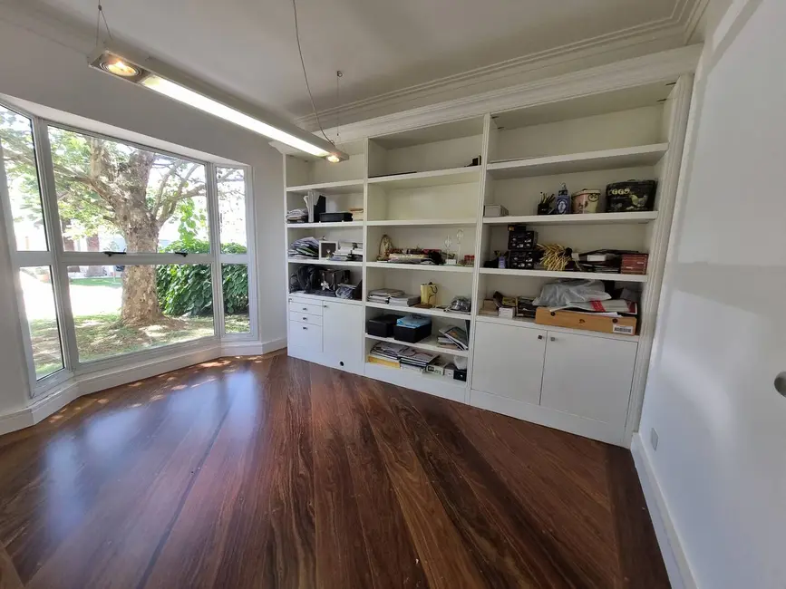 Casa com 4 quartos à venda e para alugar, 330m2 em Tamboré, Santana De Parnaiba - SP - imagem 5 Foto 5 de Casa com 4 quartos à venda e para alugar, 330m2 em Tamboré, Santana De Parnaiba - SP