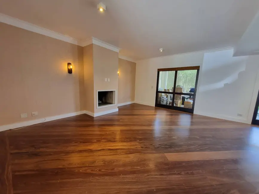 Casa com 4 quartos à venda e para alugar, 330m2 em Tamboré, Santana De Parnaiba - SP - imagem 6 Foto 6 de Casa com 4 quartos à venda e para alugar, 330m2 em Tamboré, Santana De Parnaiba - SP