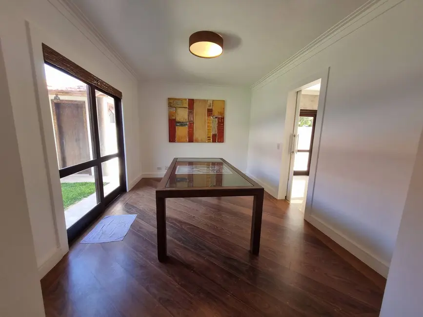 Casa com 4 quartos à venda e para alugar, 330m2 em Tamboré, Santana De Parnaiba - SP - imagem 8 Foto 8 de Casa com 4 quartos à venda e para alugar, 330m2 em Tamboré, Santana De Parnaiba - SP