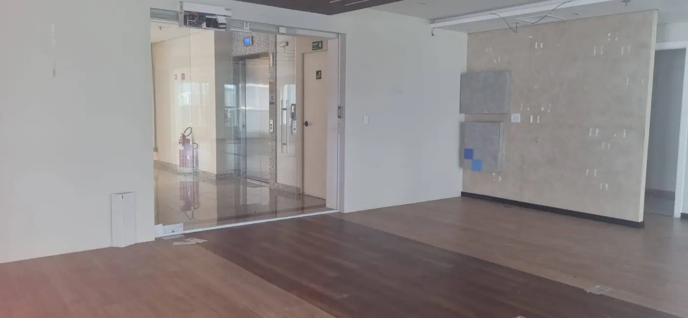 Foto 6 de Sala Comercial para alugar, 126m2 em Barueri - SP