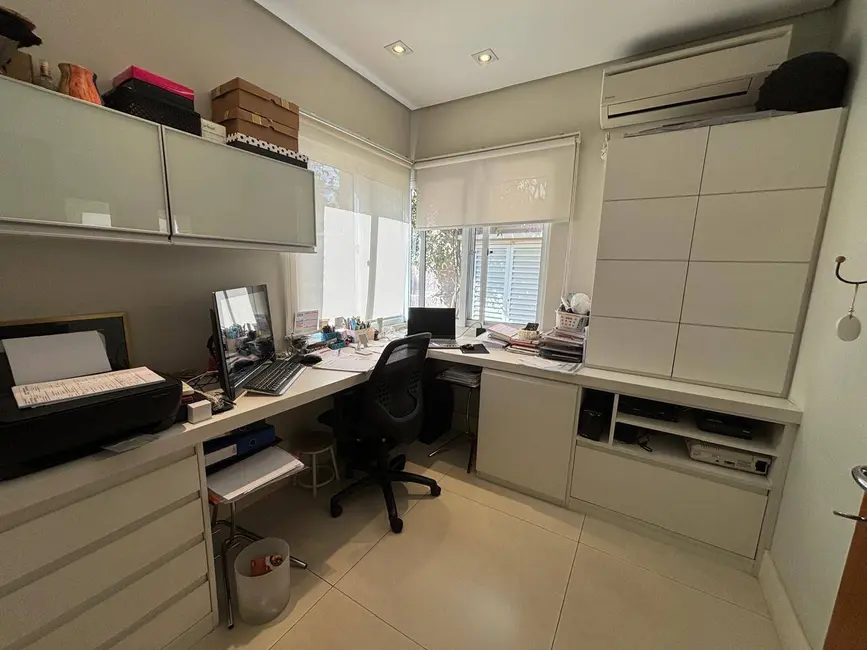 Casa com 4 quartos à venda, 360m2 em Alphaville, Santana De Parnaiba - SP - imagem 2 Foto 2 de Casa com 4 quartos à venda, 360m2 em Alphaville, Santana De Parnaiba - SP