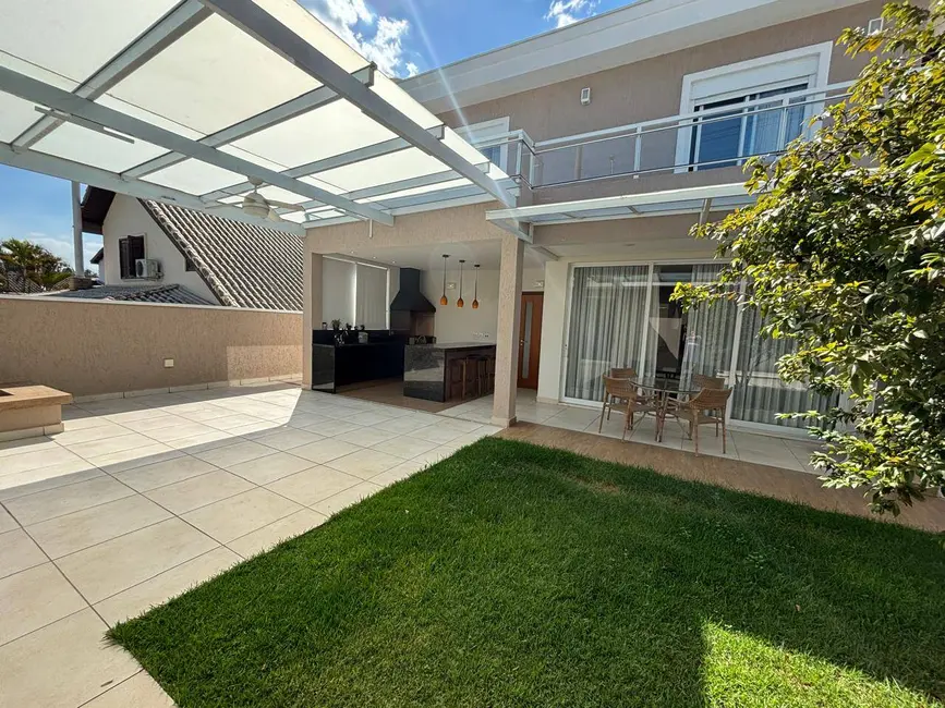 Casa com 4 quartos à venda, 360m2 em Alphaville, Santana De Parnaiba - SP - imagem 9 Foto 9 de Casa com 4 quartos à venda, 360m2 em Alphaville, Santana De Parnaiba - SP